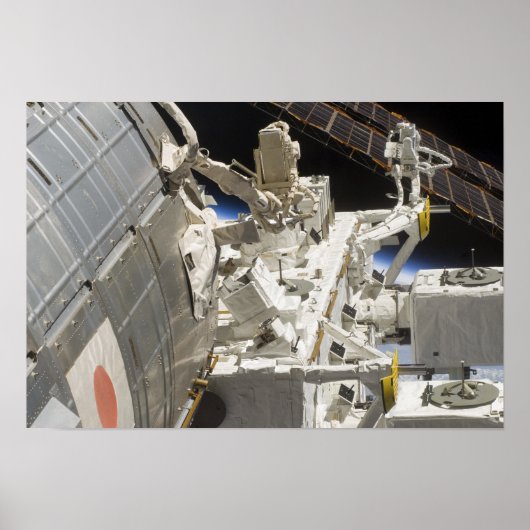 Close-up view of components ポスター (正面)