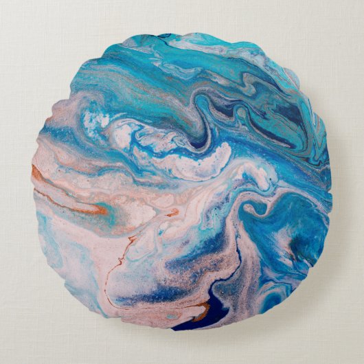 Closeup of mixed blue and white abstract marble te ラウンドクッション (正面)