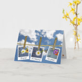 clotheslineの写真フレームの誕生日のデイジー カード (黄色い花)