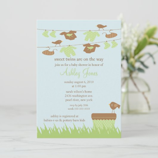 Clotheslineは男女兼用なベビーシャワーを結び付けます 招待状 (スタンド正面)