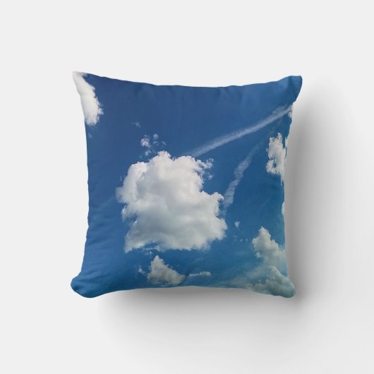 Clouds, in the light クッション (正面)