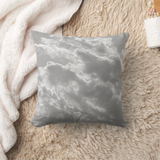 "Clouds" Throw Pillow クッション (ブランケット)