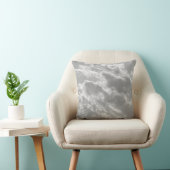 "Clouds" Throw Pillow クッション (椅子)