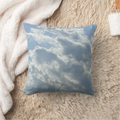 "Clouds" Throw Pillow クッション (ブランケット)