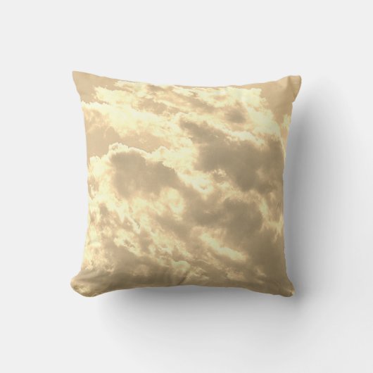 "Clouds" Throw Pillow クッション (正面)