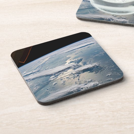 Cloudscapesスマのまわりにトラ，インドネシア。 コースター (左側)