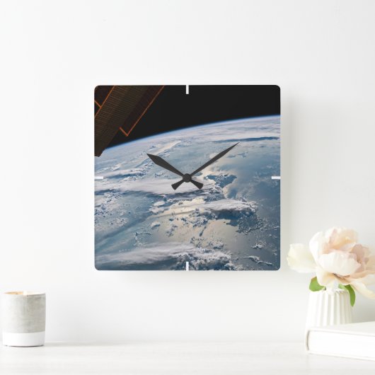 Cloudscapesスマのまわりにトラ,インドネシア。 スクエア壁時計 (ホーム)