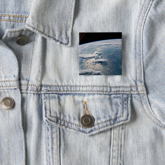 Cloudscapesスマのまわりにトラ,インドネシア。 缶バッジ (インサイチュ)