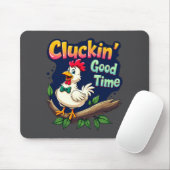 Cluckin Good Time Funny Chicken Illustration  マウスパッド (マウス)