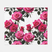 Clustered Red And Pink Roses On A Stark White  フリースブランケット (正面(横))