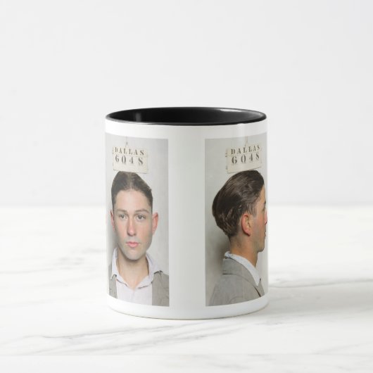 Clyde Champion Barrow Arrest Dallas Circa 1926 マグカップ (中央)
