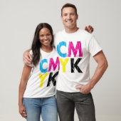 CMYKの動揺してな積み重ねられたタイプワイシャツ Tシャツ (ユニセックス)