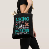 CNA Certified Nursing Assistant - Living The Scrub トートバッグ (クローズアップ)