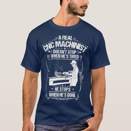 CNCオペレーターが終わるとCNC工作機械オペレーター Tシャツ (正面)
