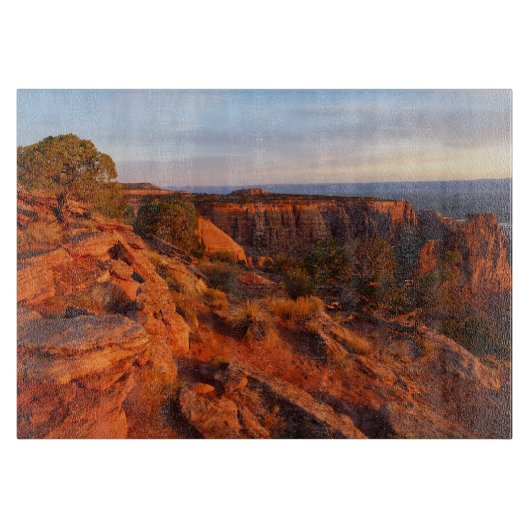 COモニュメントのグランドビュートレイルでのサンライズ カッティングボード (正面)