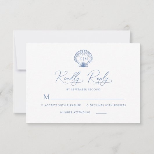 Coastal Blue Beach Shell Monogram Wedding 出欠カード (正面)