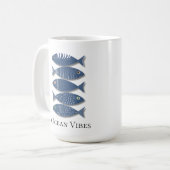 Coastal Blue Fish Pattern on Beige Background コーヒーマグカップ (正面左)