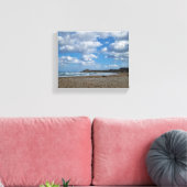 Coastal Breeze - Cloudy Skies and Sunny Shores キャンバスプリント (インサイチュ (リビング))