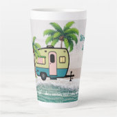 Coastal Camping Retro Trailer Personalized カフェラテマグ (正面)