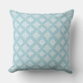 Coastal Granddaughter Throw Pillow クッション (正面)