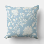 Coastal Granddaughter Throw Pillow クッション (正面)