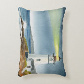 Coastal Lighthouse with Light Beam Postcard アクセントクッション (正面(垂直))