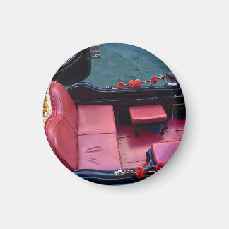 Coastal Luxury Gondola in Venice マグネット