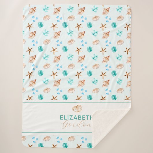 Coastal Seashell Beach House Decor Monogram シェルパブランケット (正面)