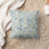 Coastal Seashell Pattern Throw Pillow (Blue & Sand クッション (ブランケット)