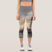 Coastal Serenity Lighthouse Yoga Capris カプリレギンス (正面)