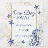 Coastal Wedding Blue Gold Rehearsal Dinner ワインラベル (シングルラベル)