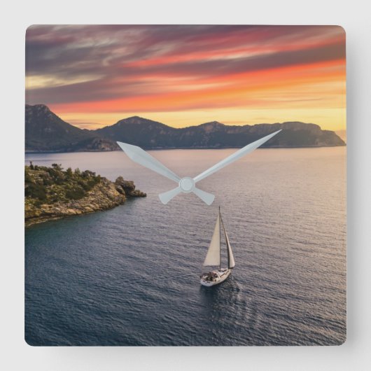 Coastline | Bodrum, Turkey スクエア壁時計 (正面)