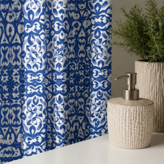 Cobalt Heritage Classic Blue and White Geometric シャワーカーテン