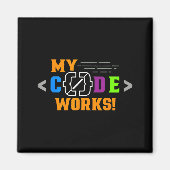 Code works funny programmer coding software マグネット (正面)