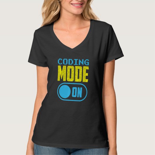 Coding Mode On Coding Modeことわざプログラマコードコーダ Tシャツ (正面)