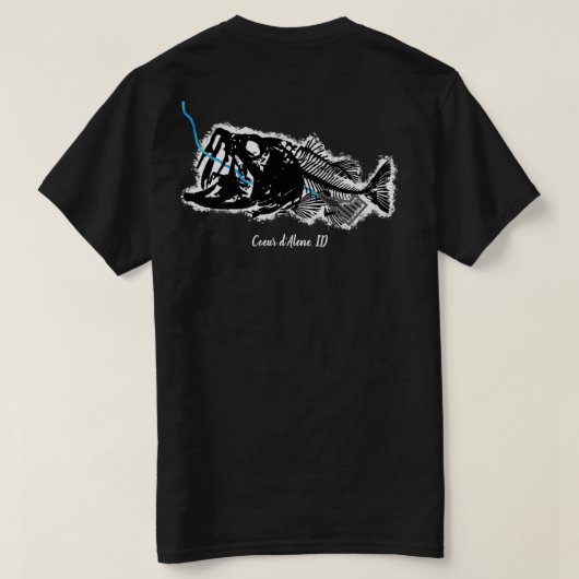 COEUR D'ALENE - ONE BAD BASS SWALLOWED ID PATRIOT Tシャツ (デザイン裏面)