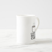 Coffee Before Code — コード蒸気入りマグカップ(ミニマルデザイン) ボーンチャイナマグカップ (正面右)