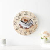 Coffee, Calm, Cozy Wall Clock Design ラージ壁時計 (ホーム)