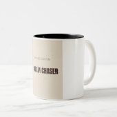 Coffee Driven Dream Chaser Motivational Coffee Lov ツートーンマグカップ (正面右)