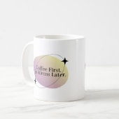 "Coffee First"ミニマリストMag – 優先度モチベーション コーヒーマグカップ (正面左)