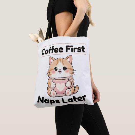 Coffee First Naps Later Cute Cat | Kawaii Coffee トートバッグ (クローズアップ)