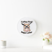 Coffee First Naps Later Cute Cat | Kawaii Coffee  ラウンド壁時計 (ホーム)