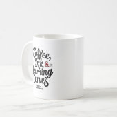 Coffee, Ink & Learning Curves – タトゥー見習い コーヒーマグカップ (正面左)