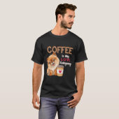 Coffee Is My Love Language Pomeranian Puppy Valent Tシャツ (正面フル)