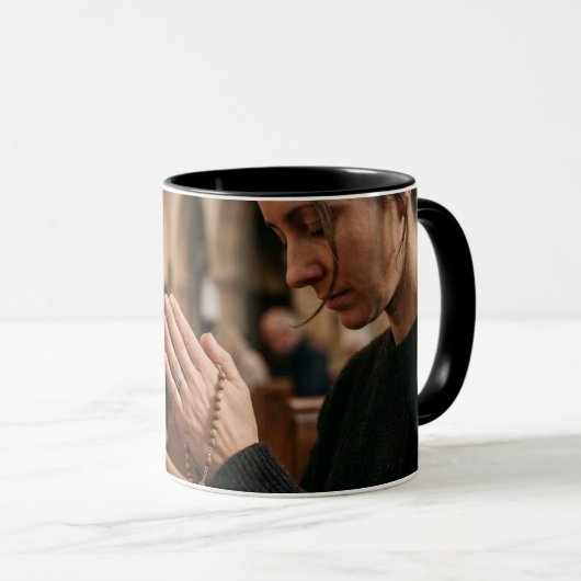 Coffee Mug Woman Praying in Church Religious マグカップ (正面右)