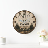 Coffee Tastes Better at Camp Rustic ラージ壁時計 (ホーム)