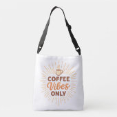 Coffee Vibes Only – Boho Coffee Design クロスボディバッグ (裏面)