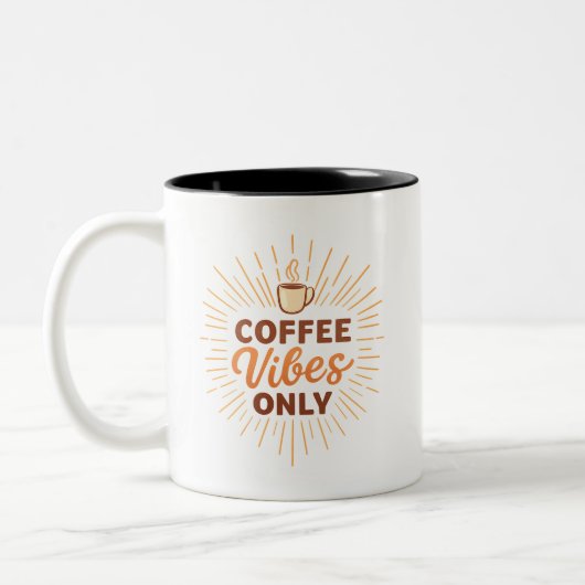 Coffee Vibes Only – Boho Coffee Design ツートーンマグカップ (左)