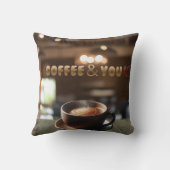 Coffee & You – Cozy Aesthetic Coffee Lover Throw P クッション (裏面)
