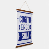 Cogito ergo sum – ラテン語フレーズ 吊り下げ型タペストリー (傾斜あり)